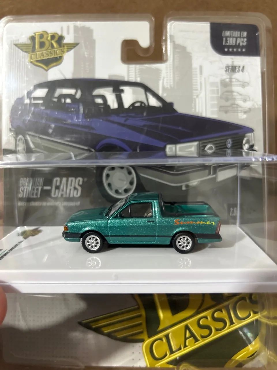 Volkswagen Saveiro Summer Verde - 1:64 - Br Classics