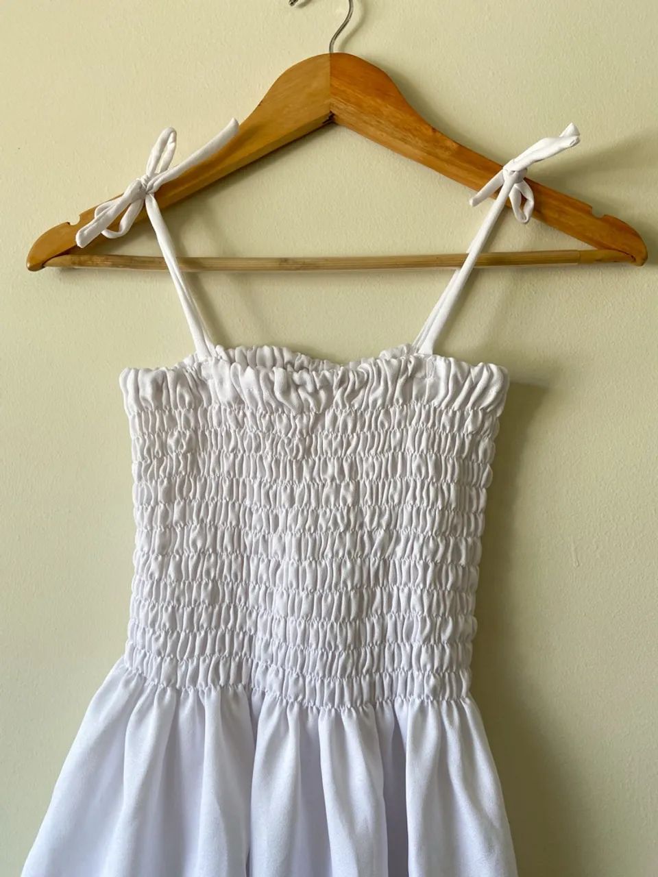 Vestido branco lastex com alça de amarrar - Foto 3