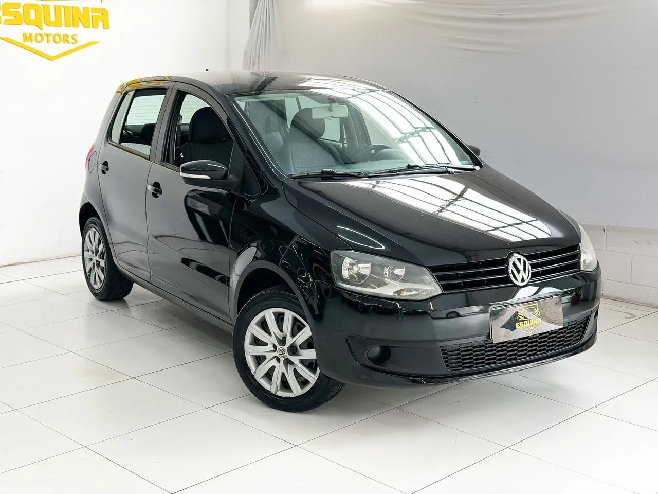 Volkswagen Fox 1.0 MI Total Flex 8V 5P 2013 - Foto 2