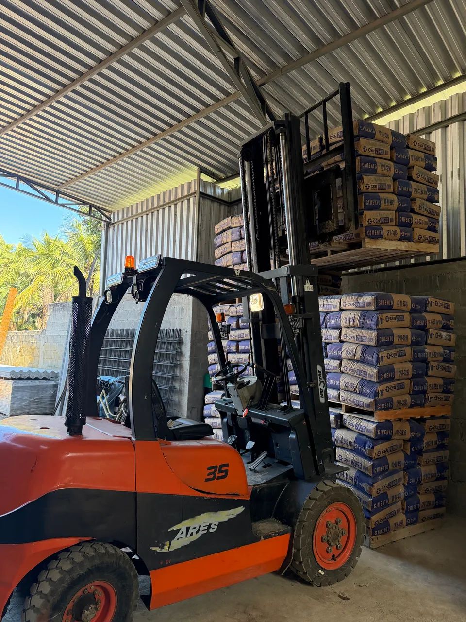 Empilhadeira 