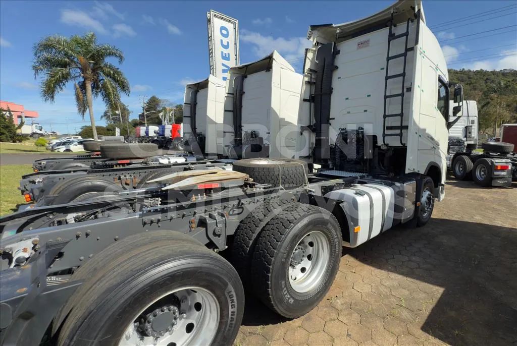 VOLVO FH 460 6X2T GLOBETROTTER 2021/2022 - Foto 3