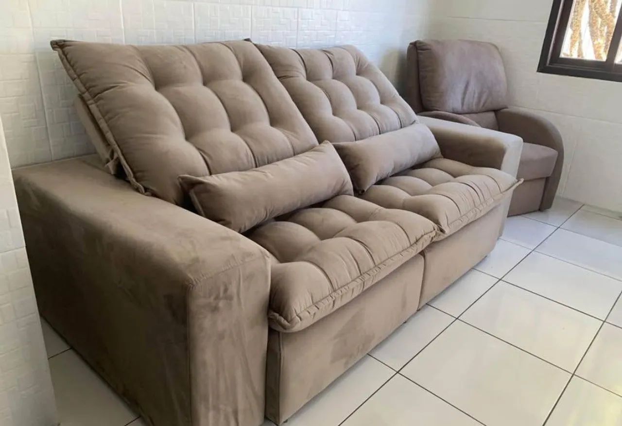 Sofá retrátil com pilowtop