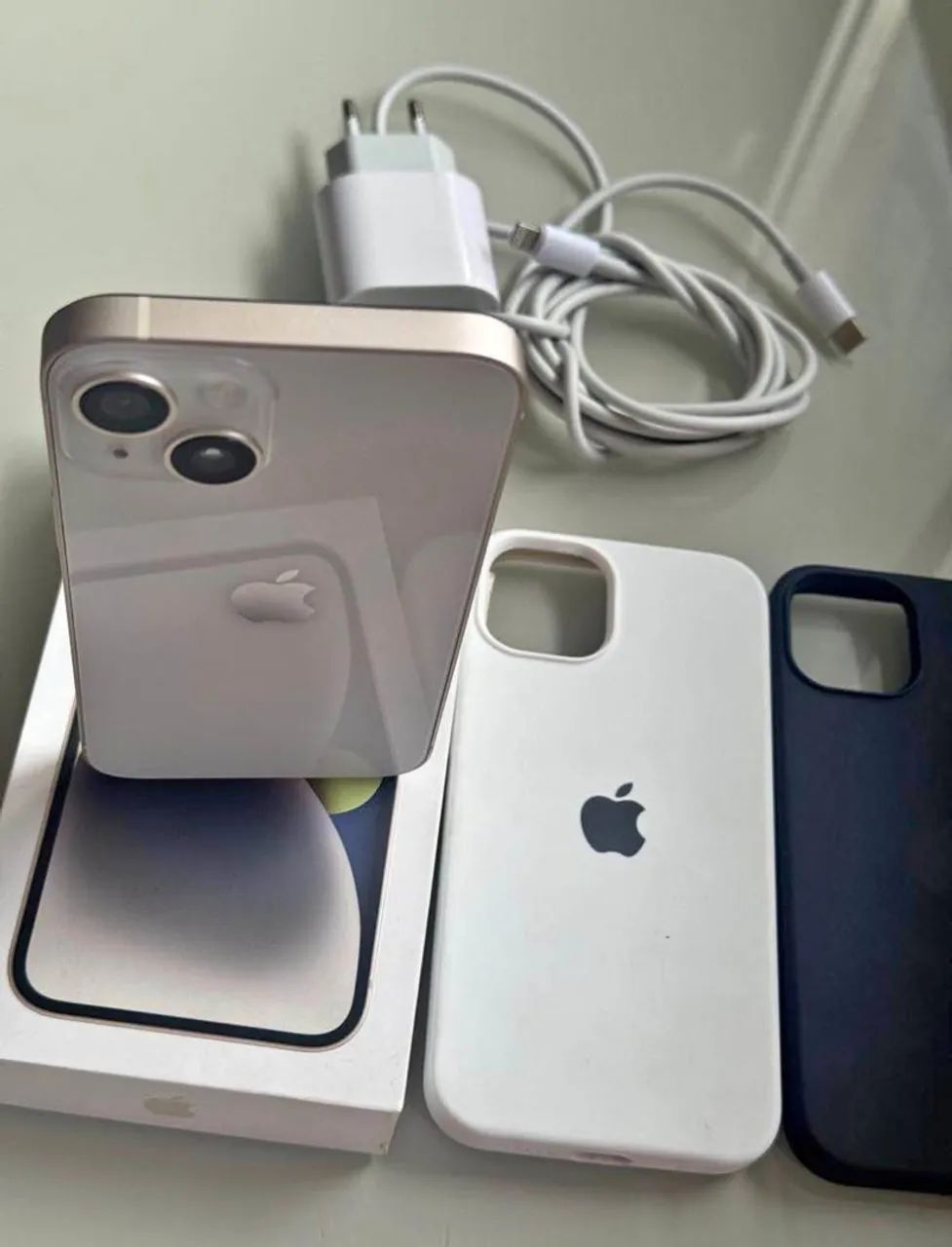 iPhone 14 256GB Com Acessórios 