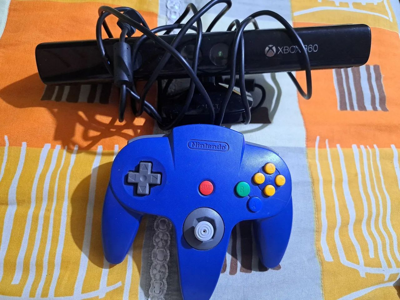 Kinect Xbox 360 e Controle Nintendo 64 com Observação - Leia a descrição abaixo.