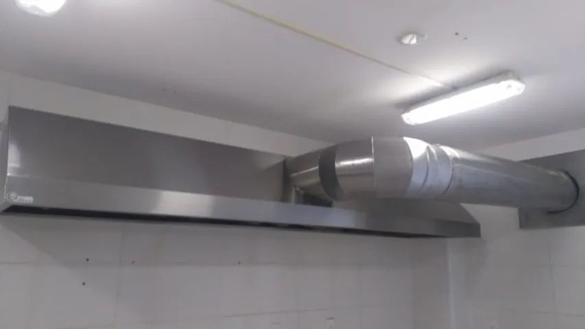 Coifa em inox sob medida para sua cozinha