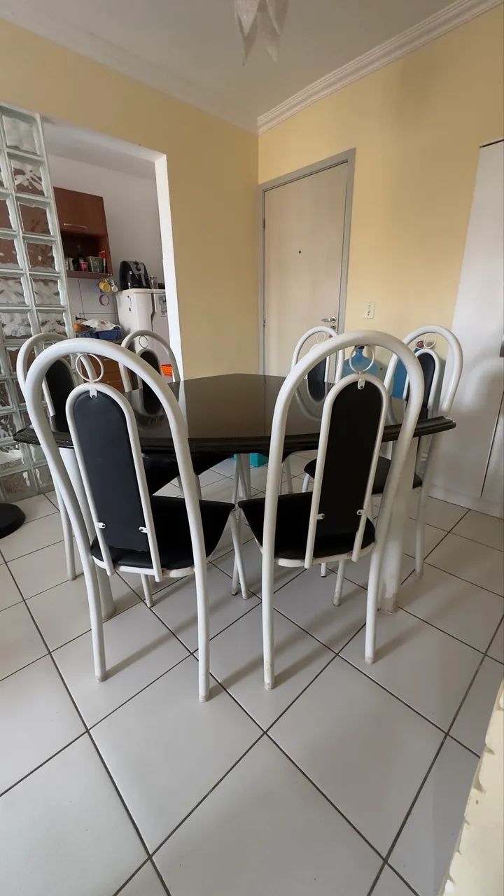 Mesa + 6 cadeiras