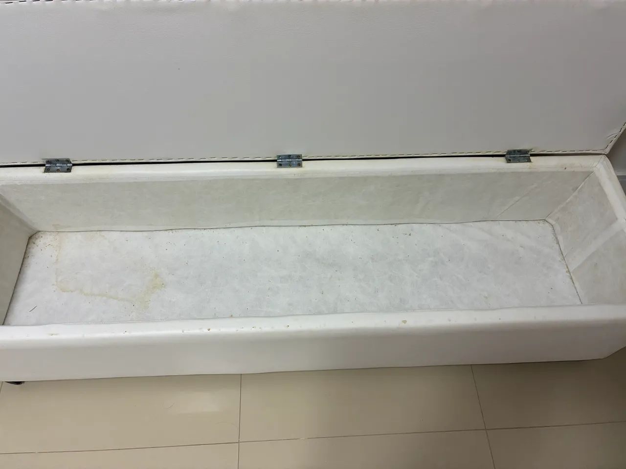 Baú MDF acolchoado em excelente estado - Foto 5