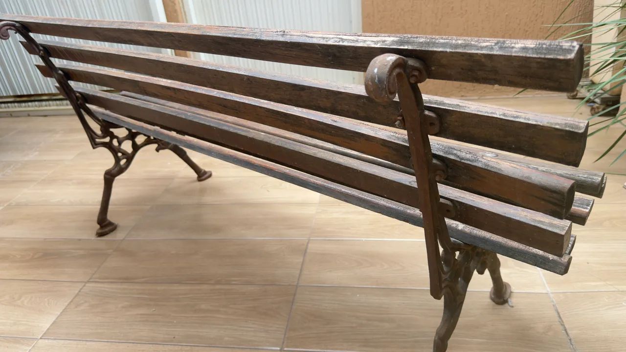 Banco para jardin e área.