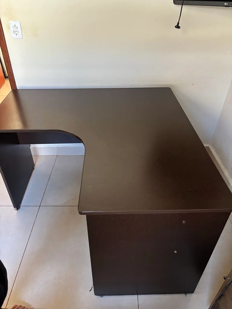 Vendo mesa de madeira em L - Foto 5