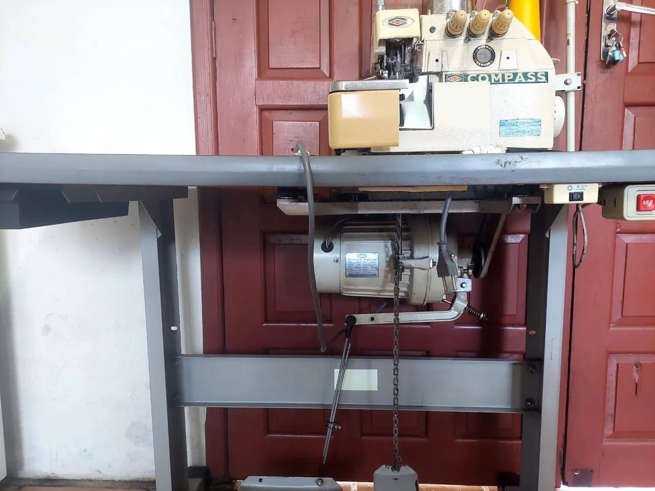 Maquina overlock - Foto 2