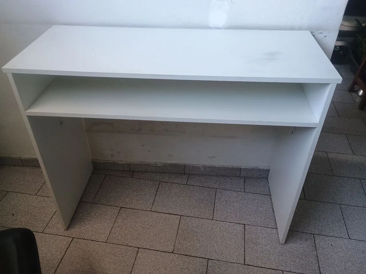 Mesa com gaveta muito uso - Foto 3