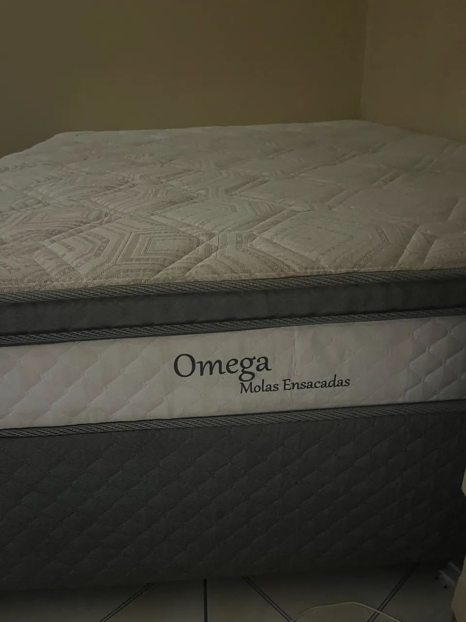 VENDE-SE BASE BOX E COLCHÃO (USADO POR 5 MESES) R$800 - Foto 3