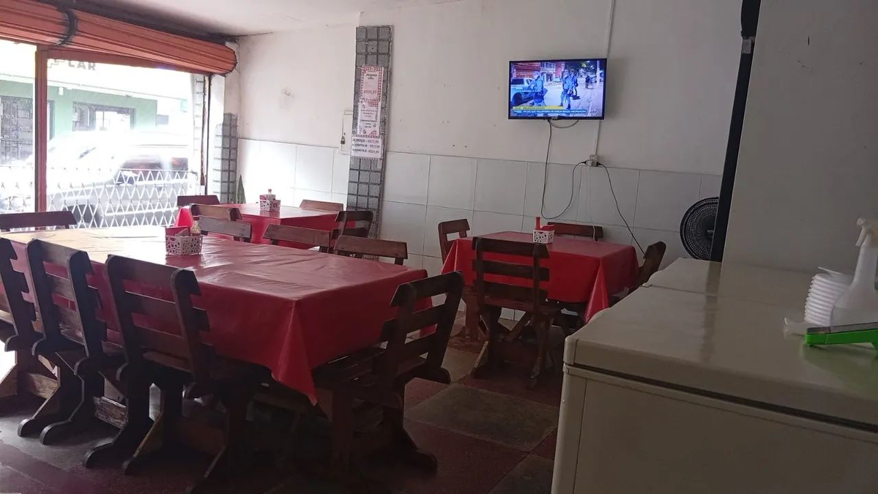 Lote de 4 Mesas e 16 Cadeiras de Madeira Rústica - Ideal para Restaurantes e Bares - Foto 2