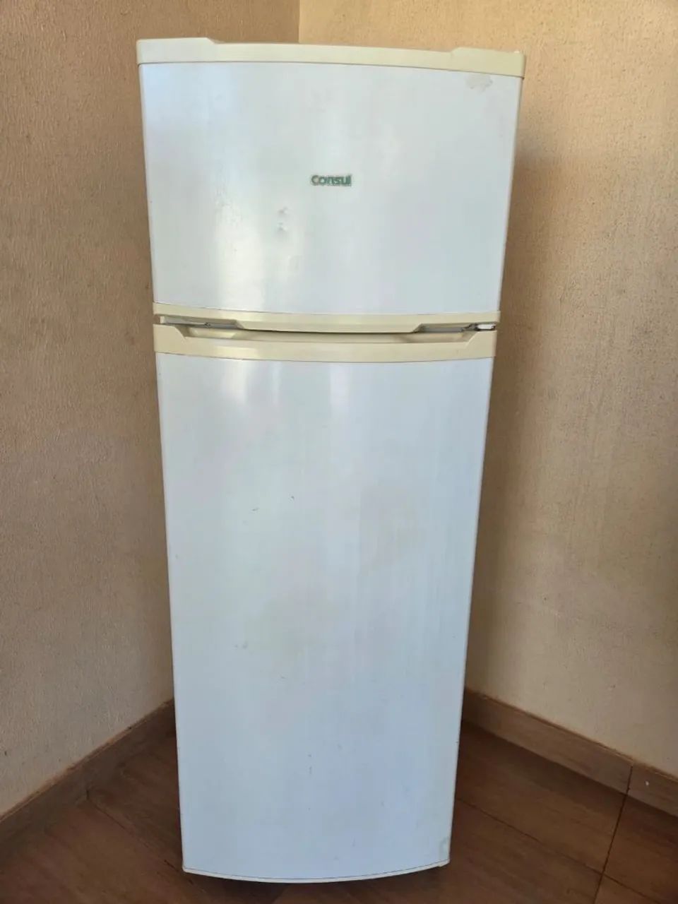 Vendo Geladeira Cônsul 