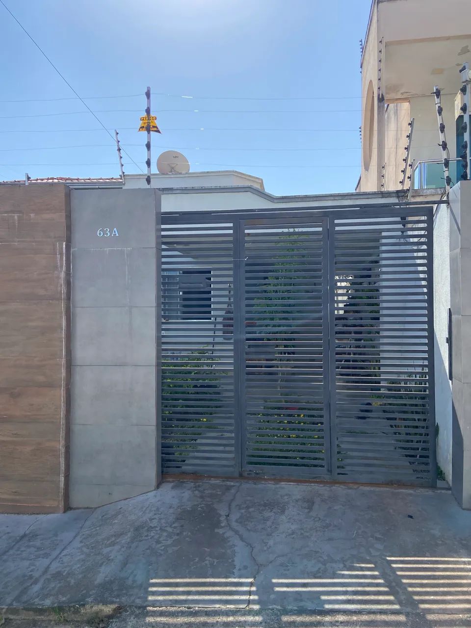 Casa dentro de condomínio 