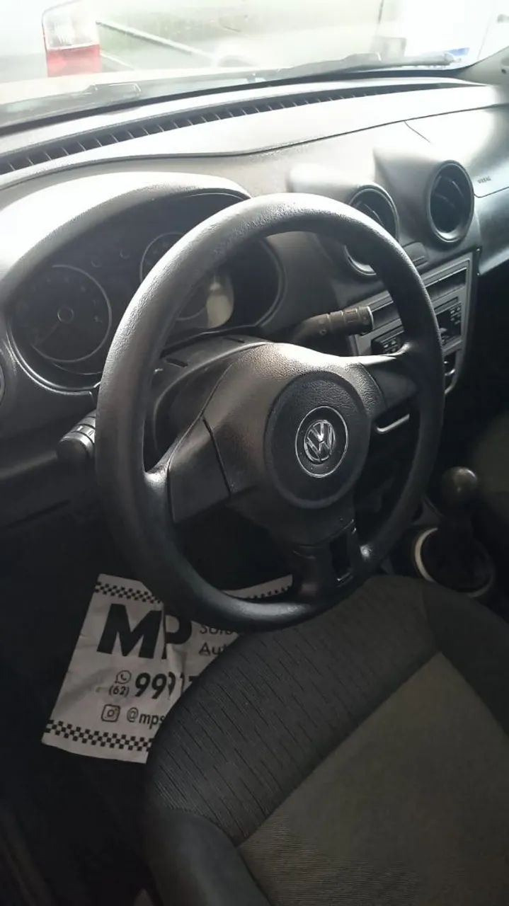 Volkswagen Voyage VOYAGE 1.0/1.0 City Mi Total Flex 8V 4p 2014