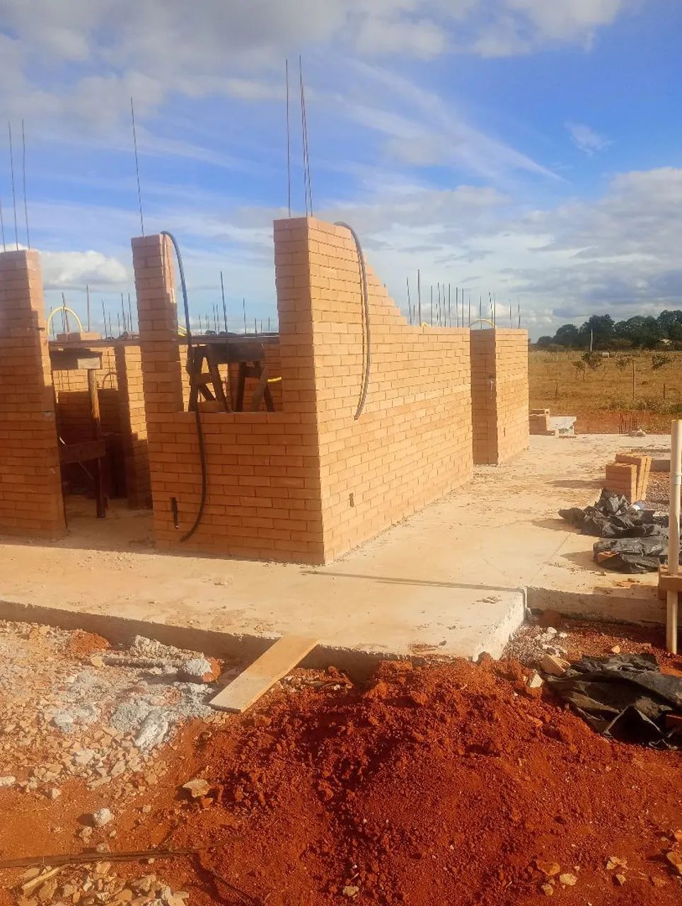 Tijolo ecológico construimos casas e muros  com  tijolo ecológico e blocos de concreto