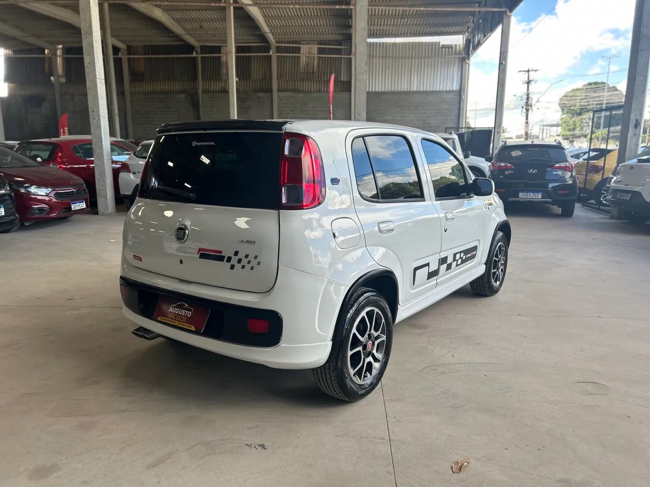Fiat Uno Sporting 1.4 EVO Fire Flex 8V 4P 2012 - Foto 4