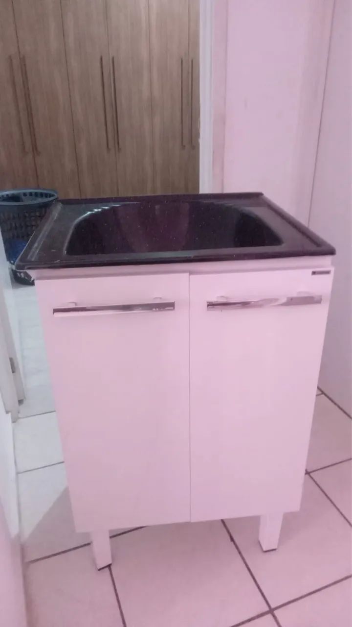 Tanque com gabinete 