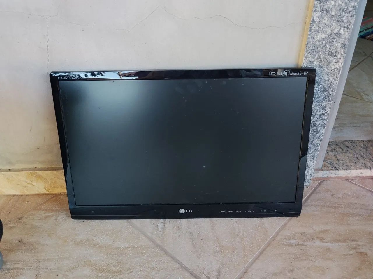 Televisão/Monitor LG - 22 Polegadas