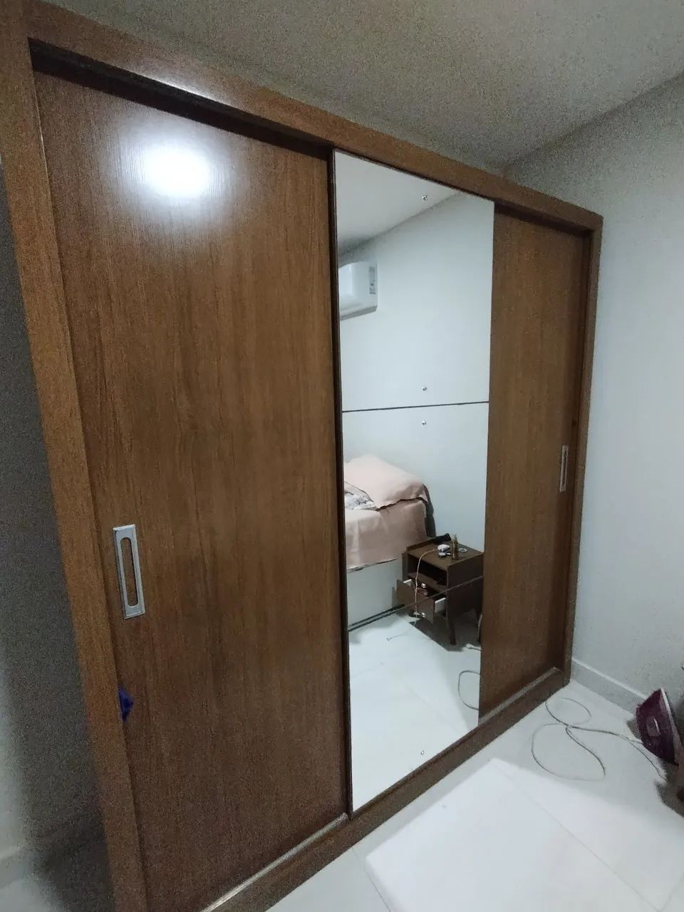 Guarda-roupa seminovo