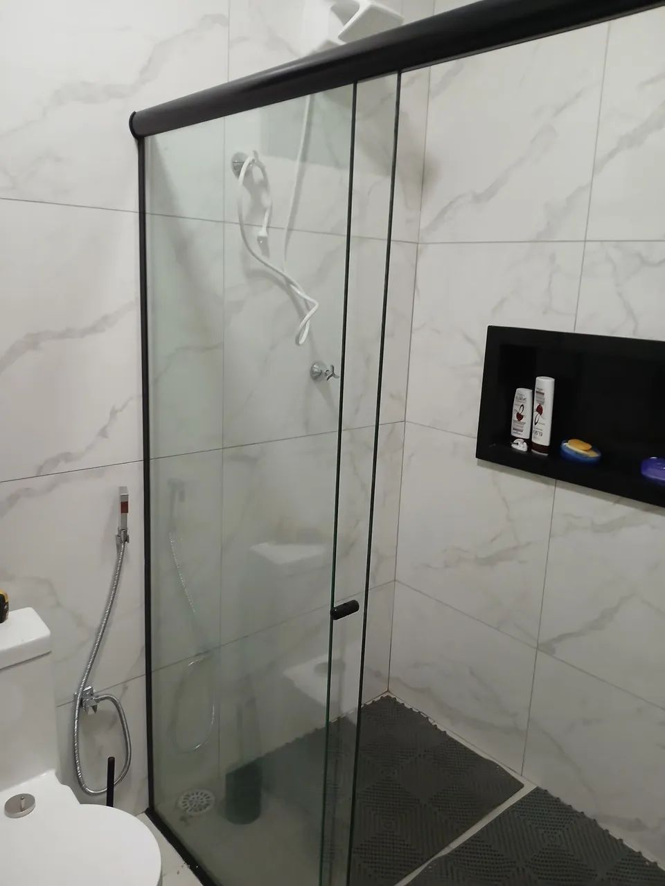 vendo esse box semi novo tenho 2 unidades medido 140 cada um box 
