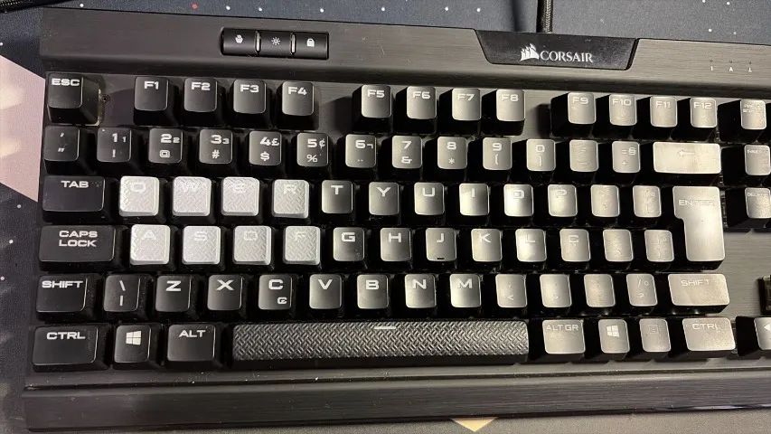 Teclado RGB Corsair K70 MK2 Low Profile - Foto 4