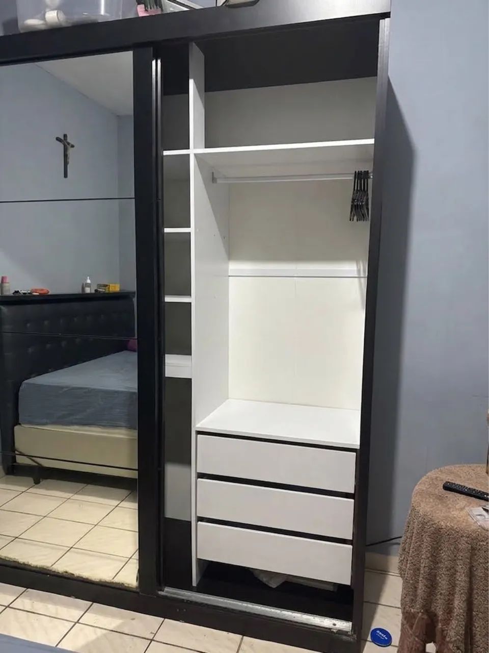 Guarda roupas casal c/ espelhos  - Foto 4