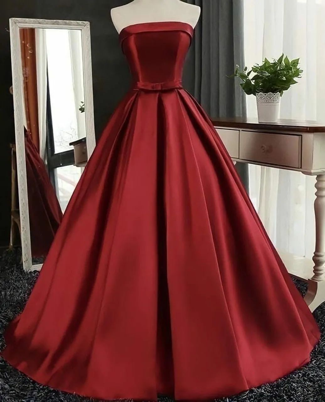 Vestido de festa cor de vinho