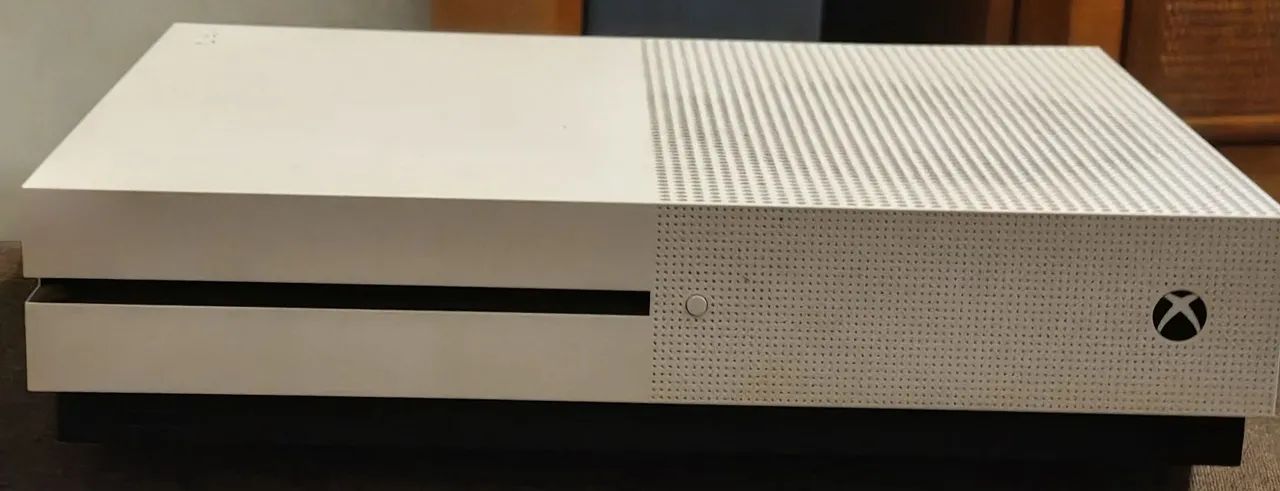 Xbox One S + 2 Xbox Wireless Controller + jogo original  - Foto 4