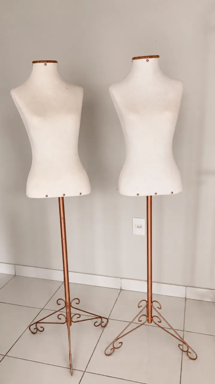 Manequim Rose Gold Retrô 