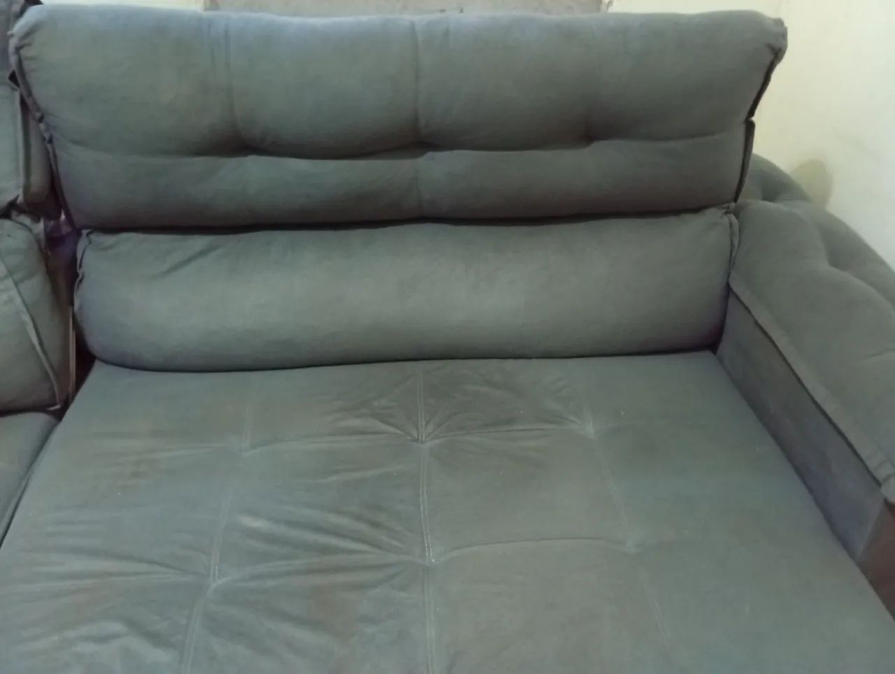 Sofá articulado com extensão de 4 lugares, com tecido de Suede  - Foto 4