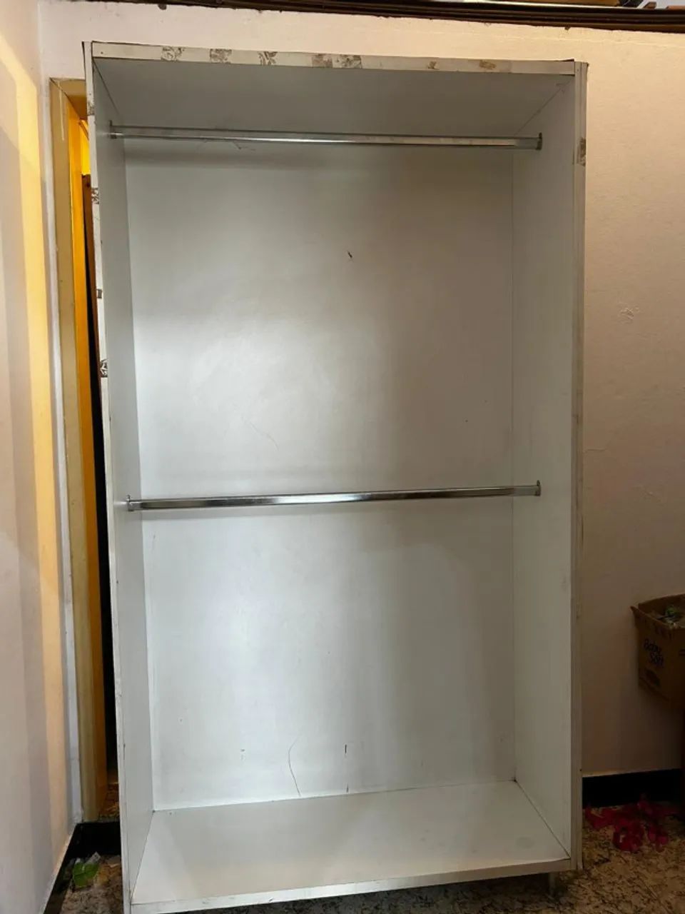 Armário Branco Para Roupas 2 Cabideiros MDF Usado