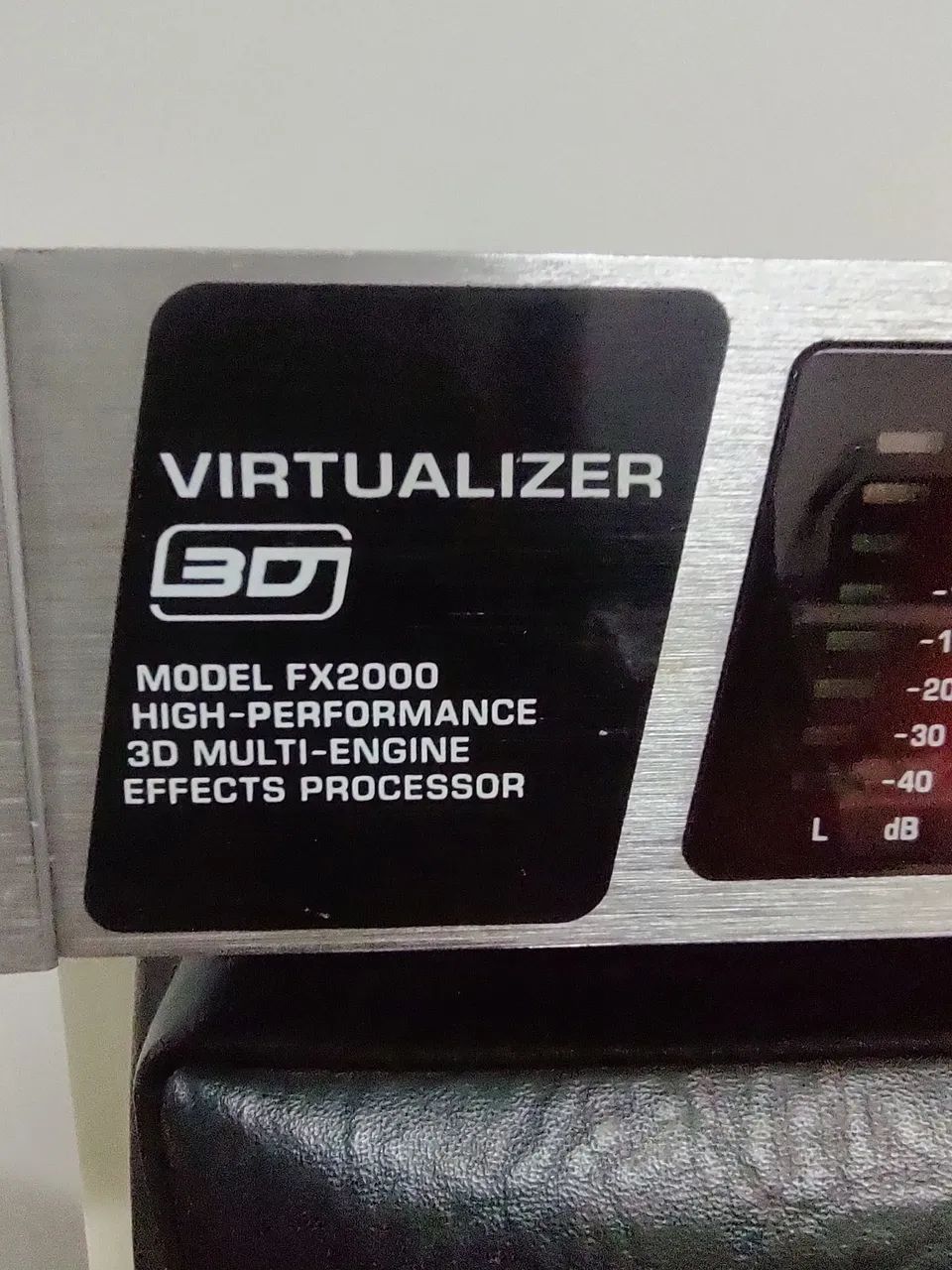 Processador de Efeitos Behringer Virtualizer Pro 3D FX2000 - Foto 2