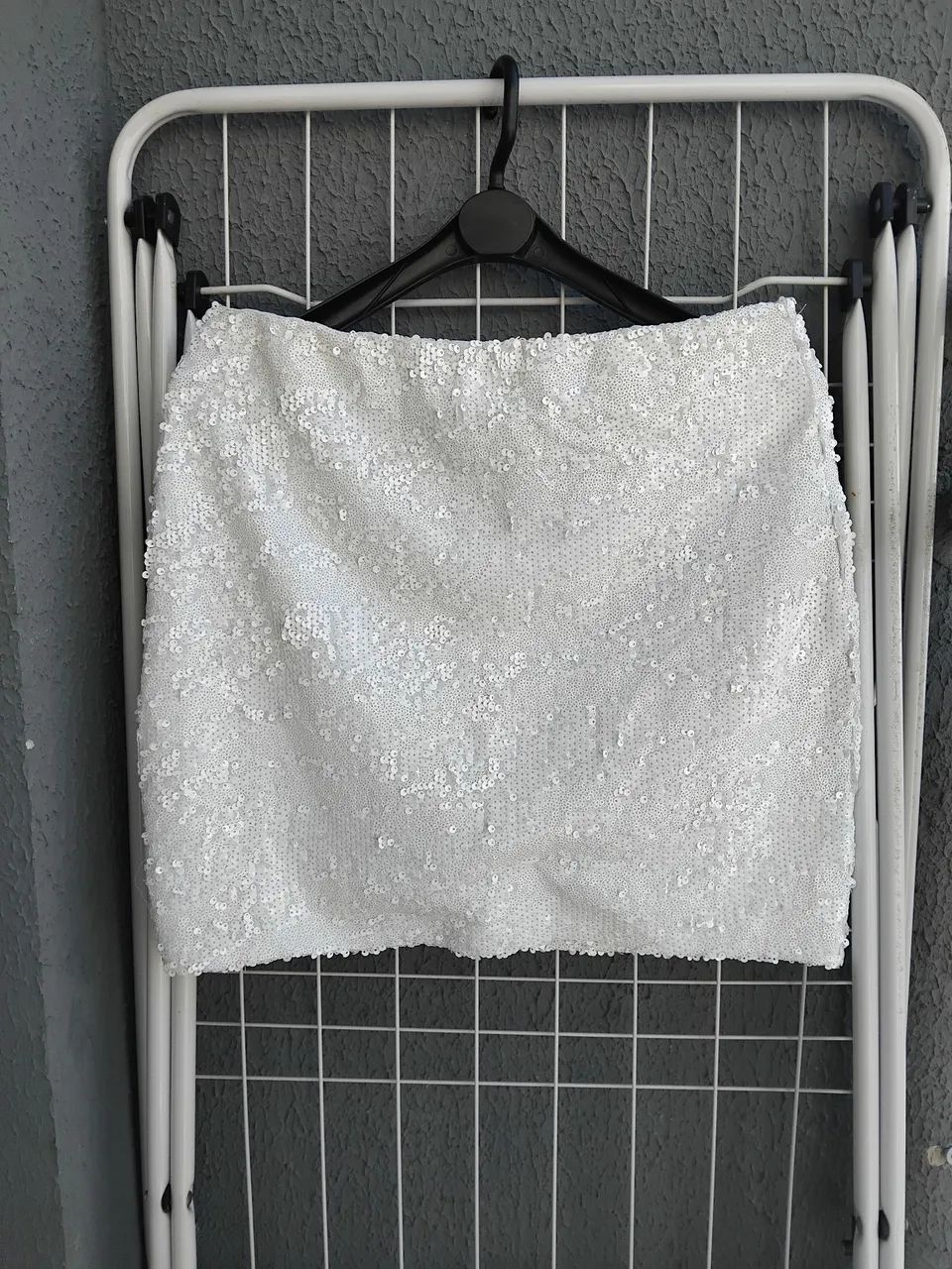 Minissaia em paetê branco com elastano tam G