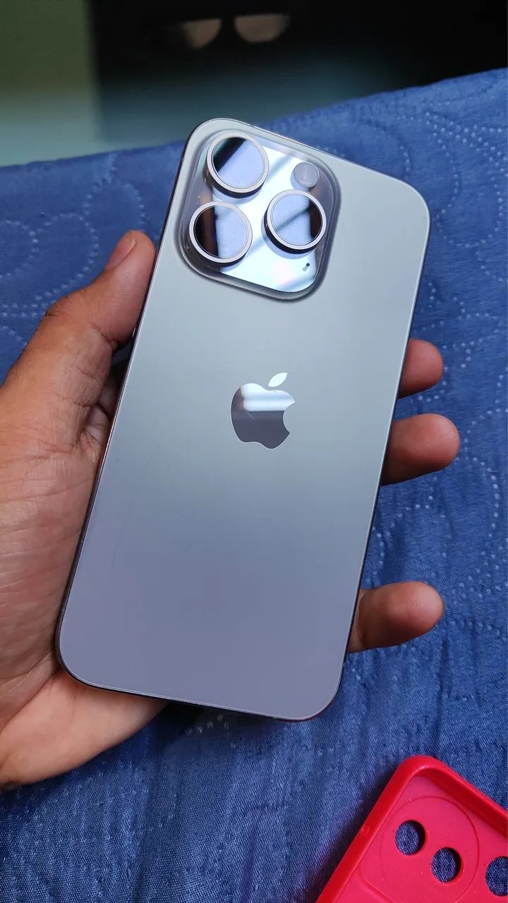 ⭐️ベル⭐️ 海外版 iPhone15 pro 256GB Celular Apple iPhone 15 Pro 256GB 8 GB em Promoção é no Bondfaro