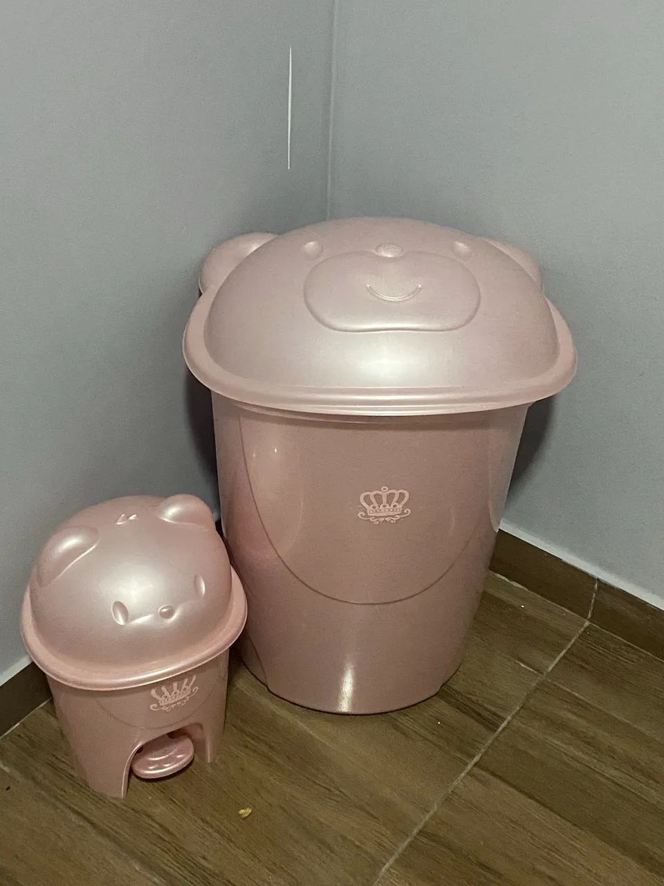 Cesto roupa e cesto de lixo para bebê 