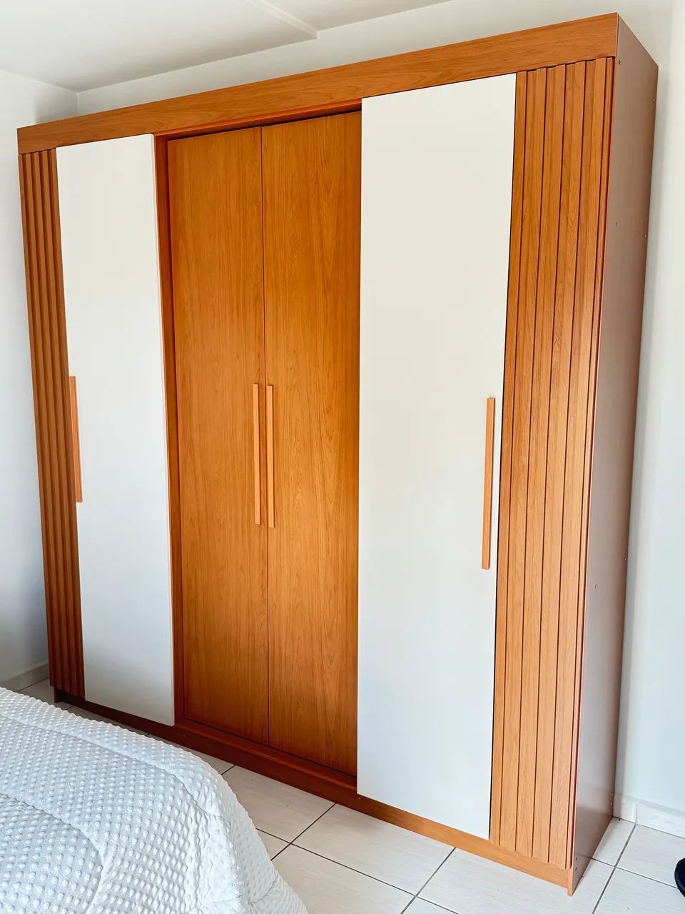 Guarda roupa 6 portas