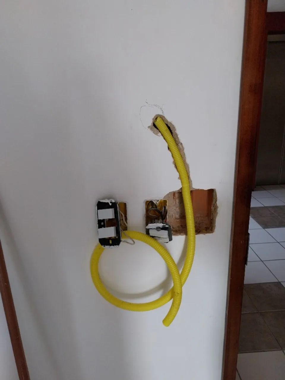 Preciso de ajudante de eletricista 