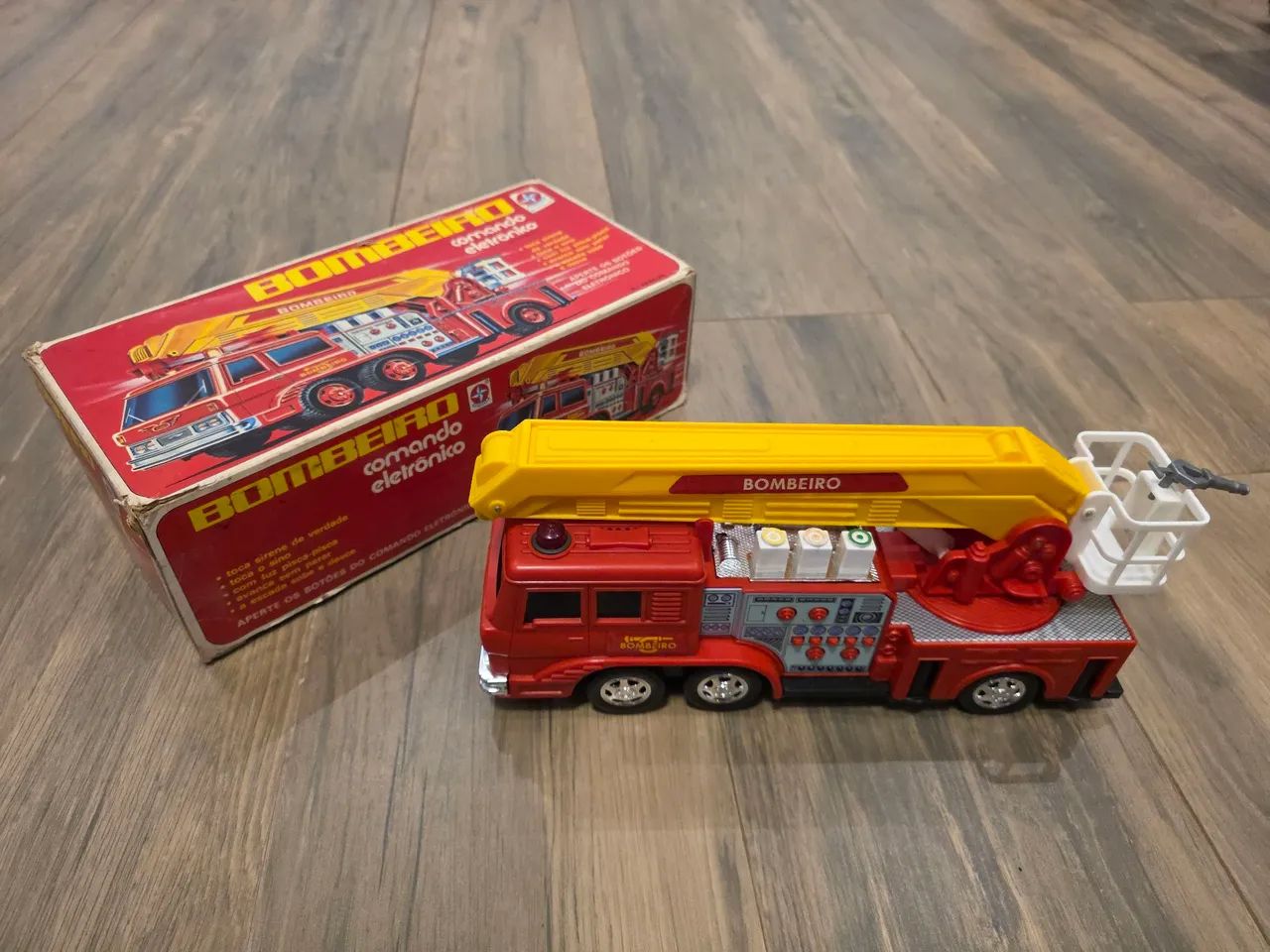 BRINQUEDO BOMBEIRO COMANDO ELETRÔNICO ESTRELA 100% COMPLETO E FUNCIONANDO - Foto 2