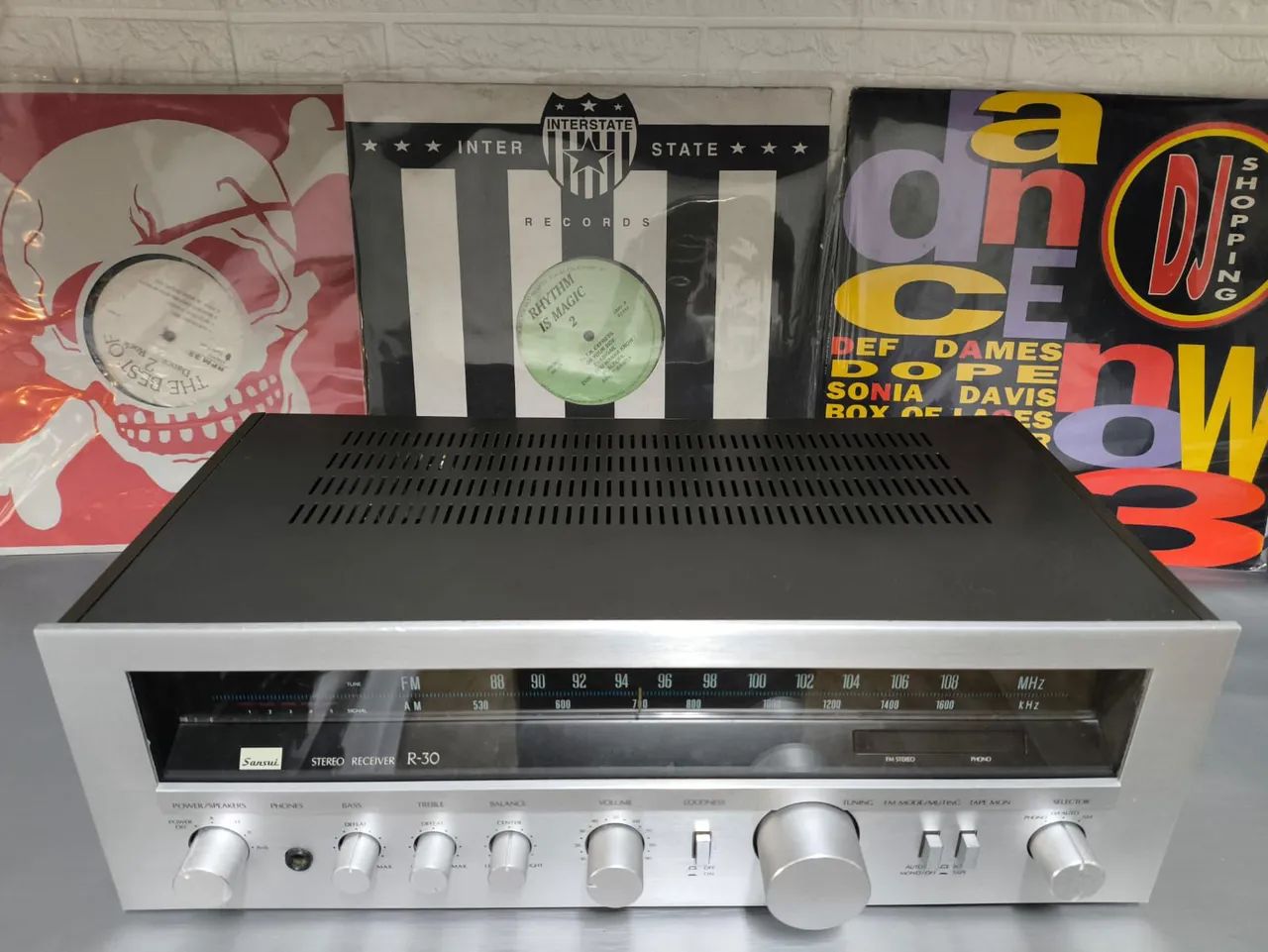 RECEIVER SANSUI MODEL R30