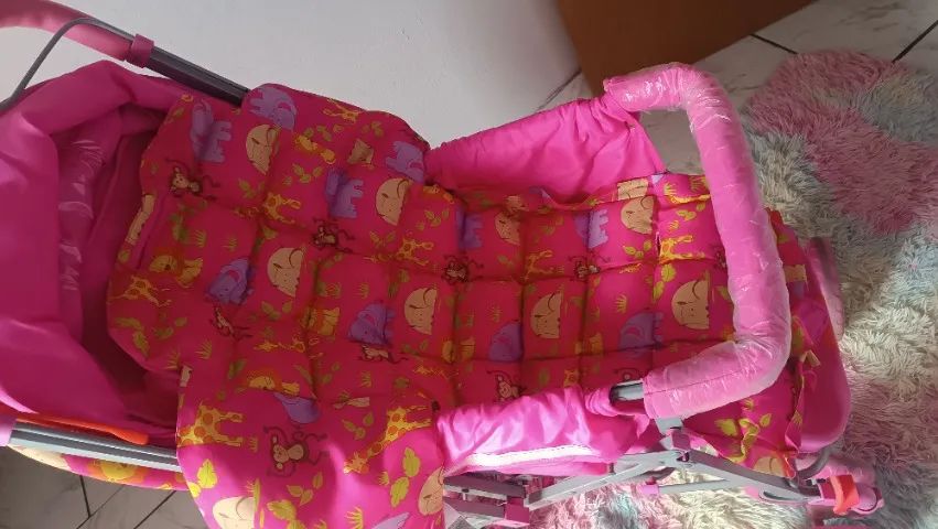 Carrinho de bebe 4 rodas - Foto 3