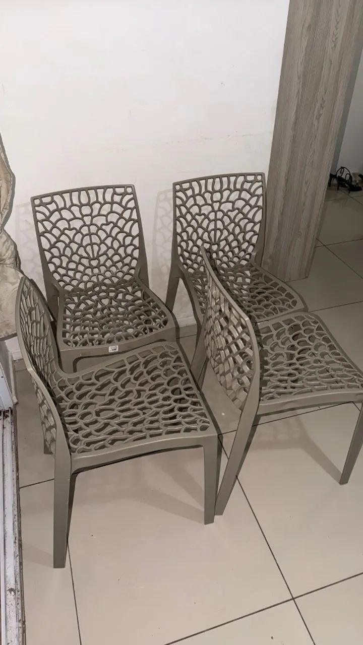 Vendo kit de 4 cadeiras New Plastic, cor beje. * / São Luís  - Foto 3