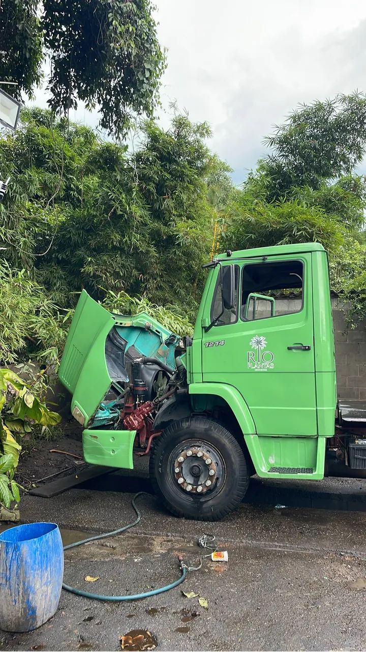 Vendo caminhão Mercedes 12 14 - Foto 2