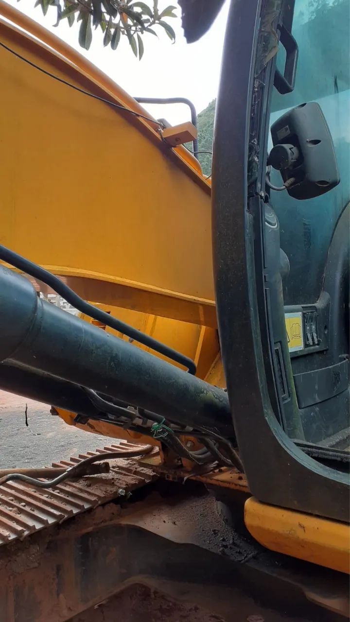 Escavadeira Jcb vc - Foto 5