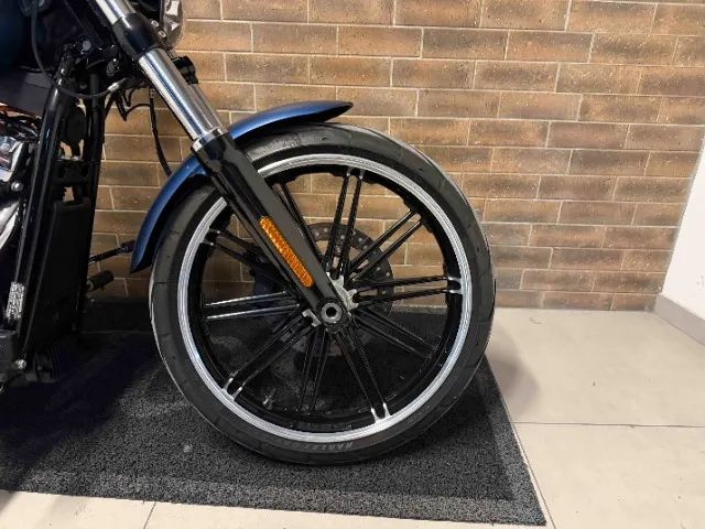 Harley Davidson Breakout 2018 - Foto 3
