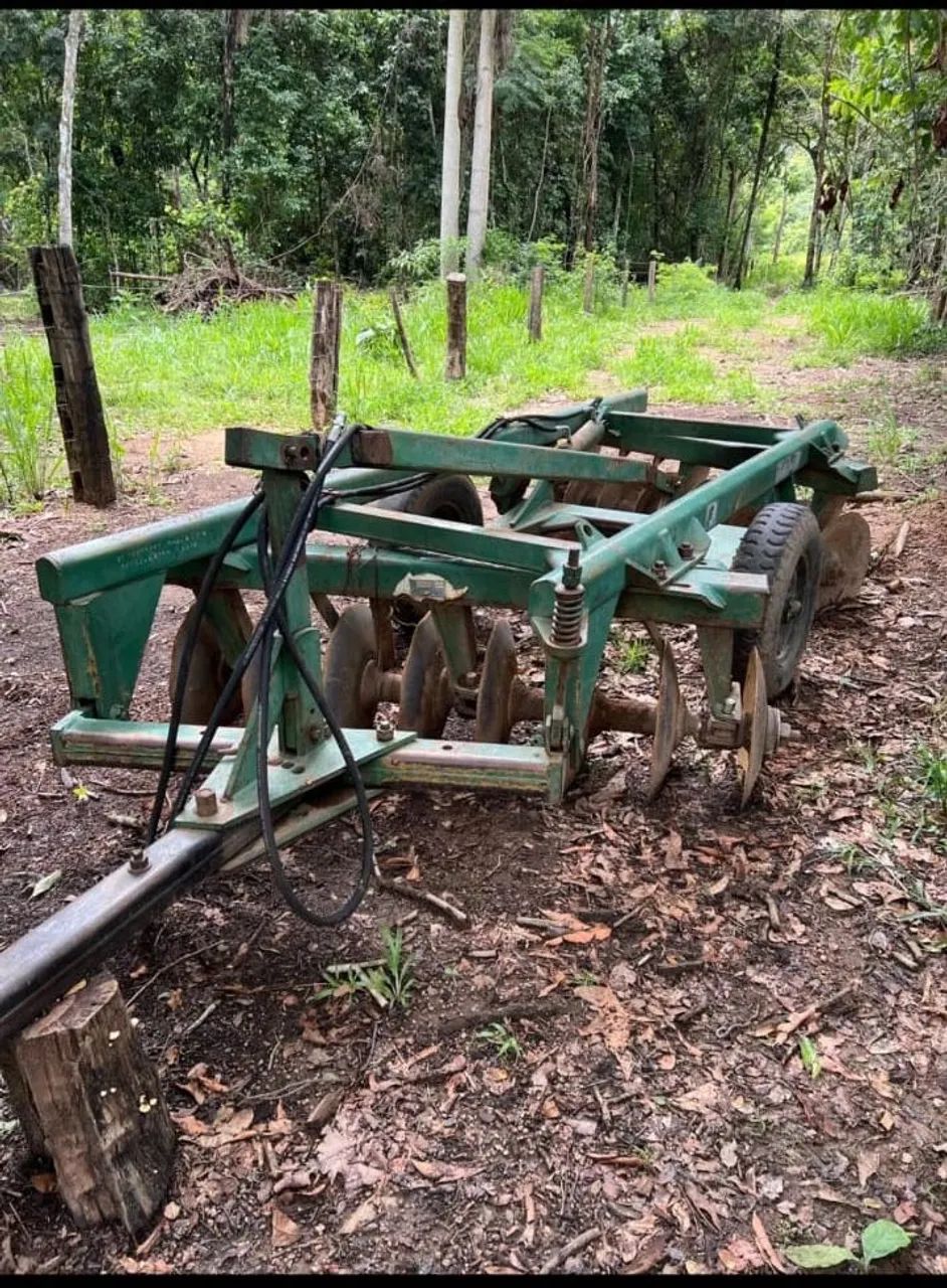 Vendo valtra BM 110 acompanhado com a grade - Foto 4
