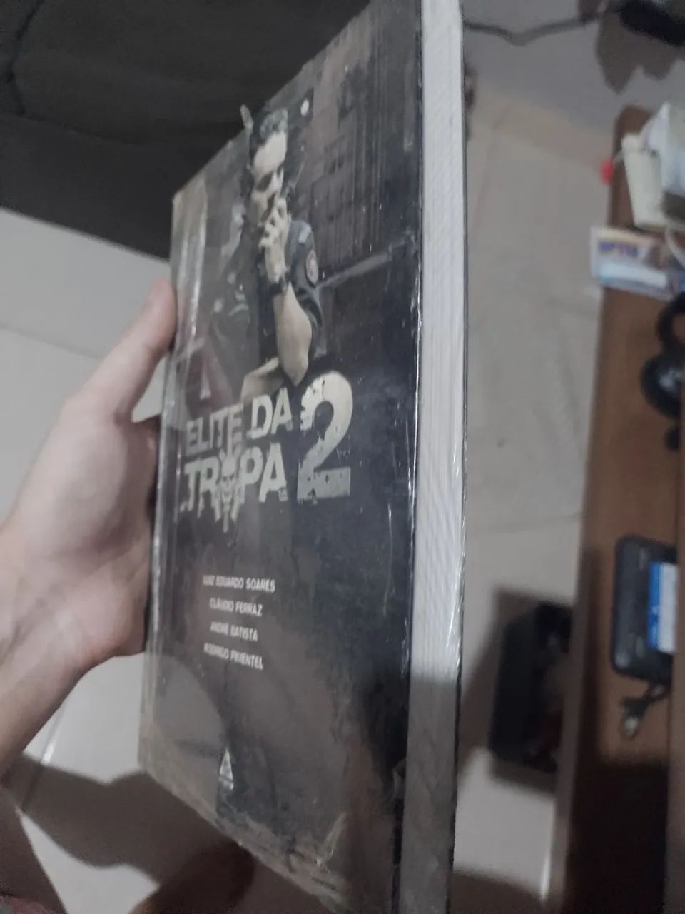 Livro Tropa de Elite 2 - Foto 2