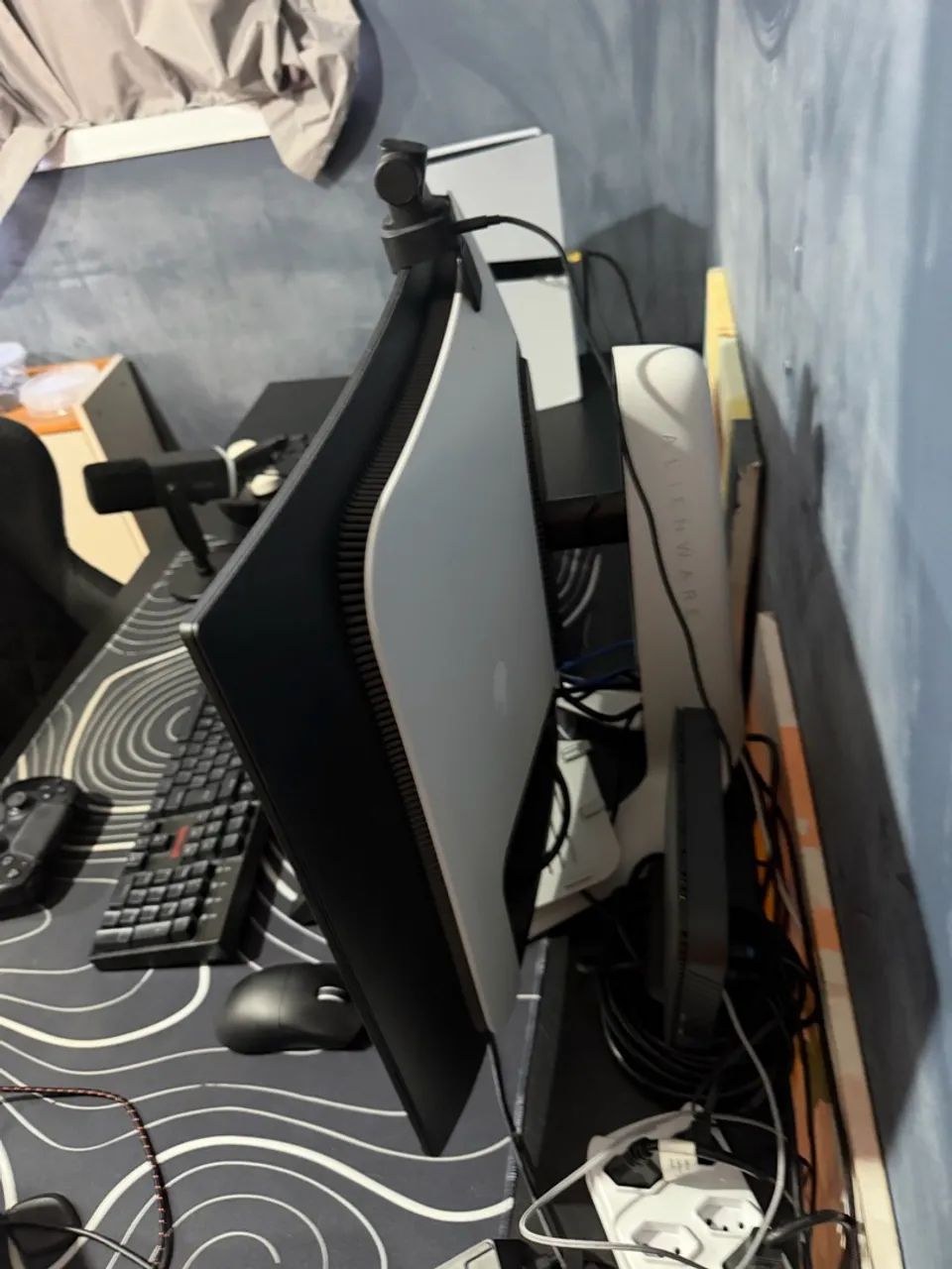 Monitor Alienware AW3225QF - 32? 4K QD-OLED - Foto 3
