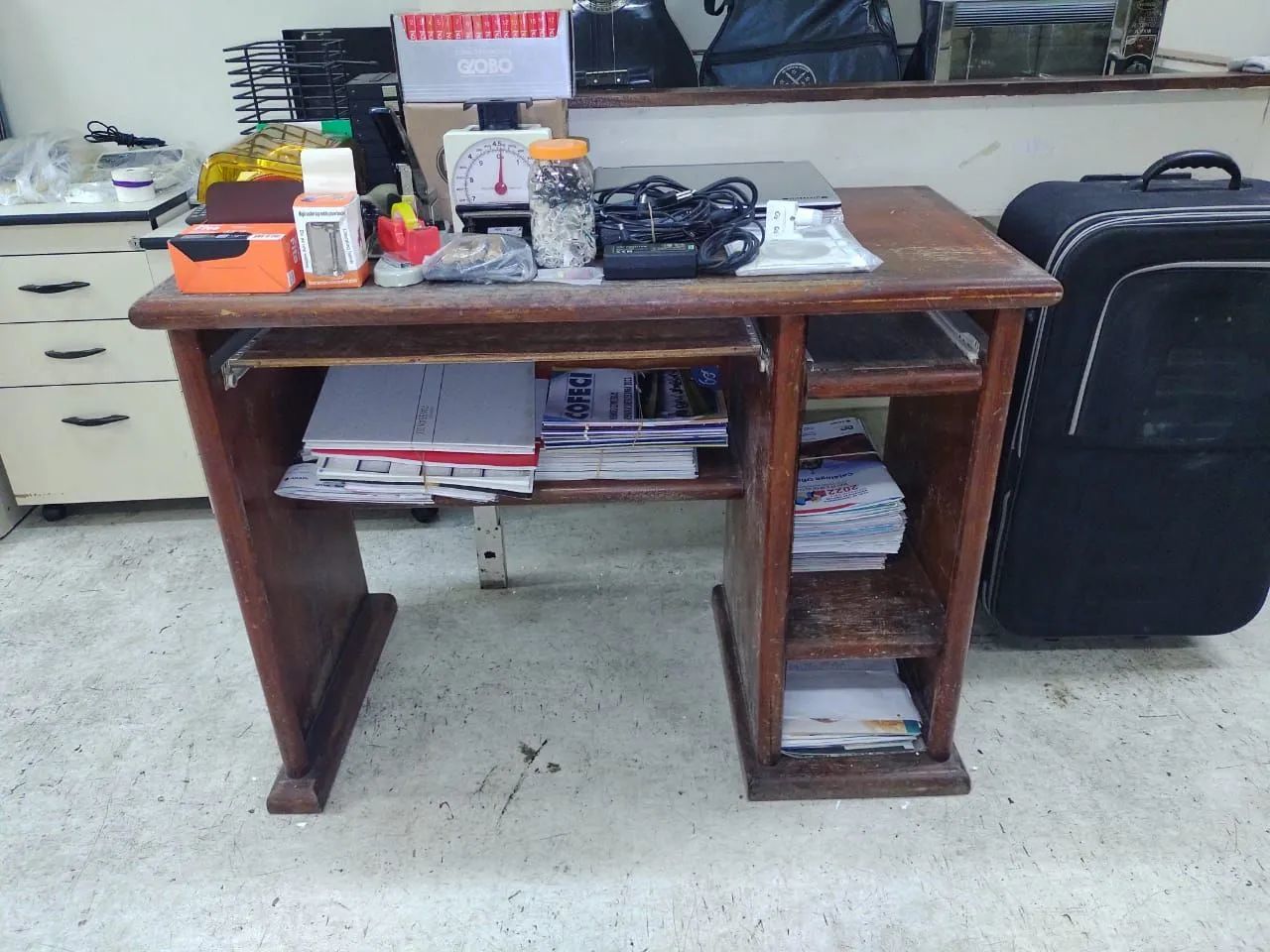 Rack para computador, tipo escrivaninha, em Mdf, original. E outros! - Foto 3